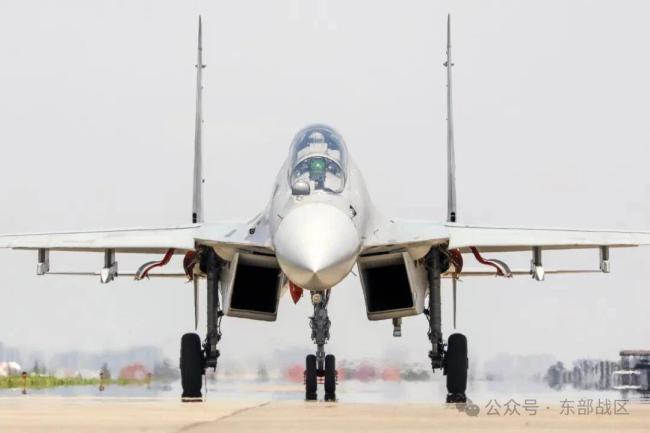 空战对抗、低空突防……来看这场实战化飞行训练