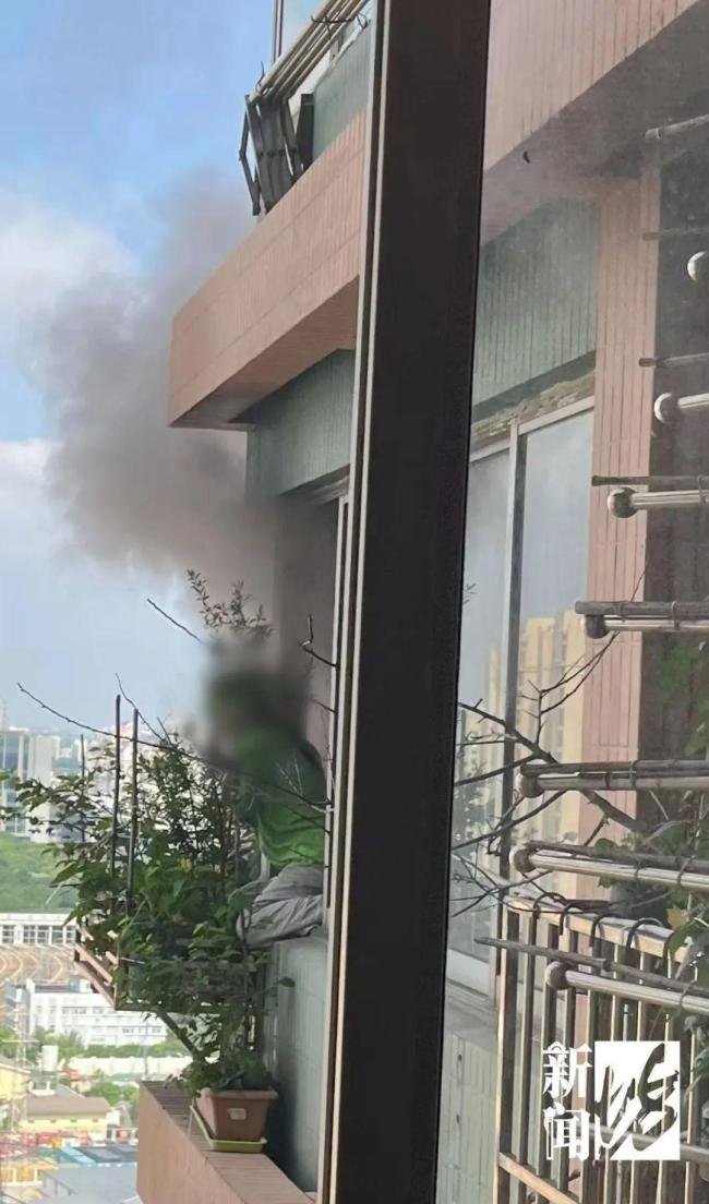 女高中生被困25樓陽(yáng)臺(tái),！消防緊急救人
