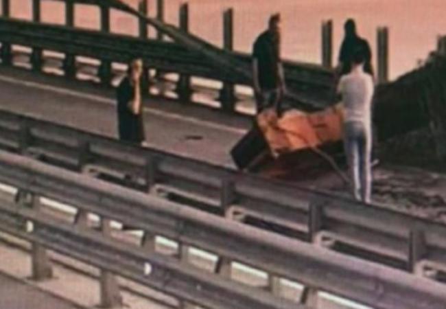乌再炸克里米亚大桥是要进攻南线吗 三次袭击同一目标