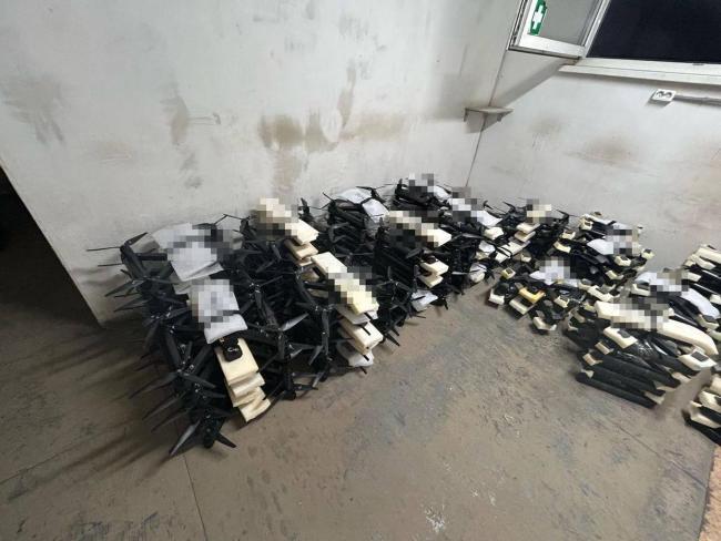 俄被炸机场现状曝光 图-95成灰烬 无人机蜂群撕碎防护网