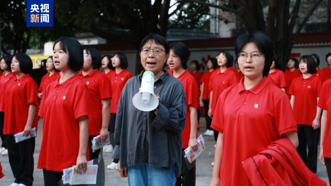 连续15年高考送考 张桂梅再次吹响高考冲锋号