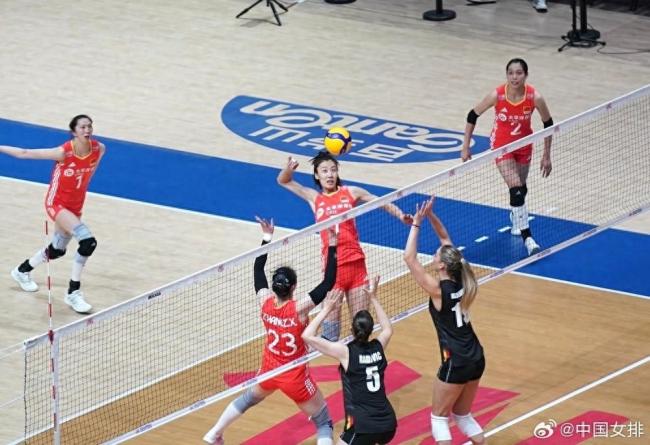 中國女排3-0橫掃比利時，新星莊宇珊傷退