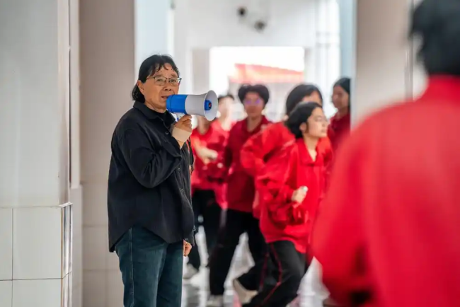 连续15年高考送考 张桂梅再次吹响高考冲锋号