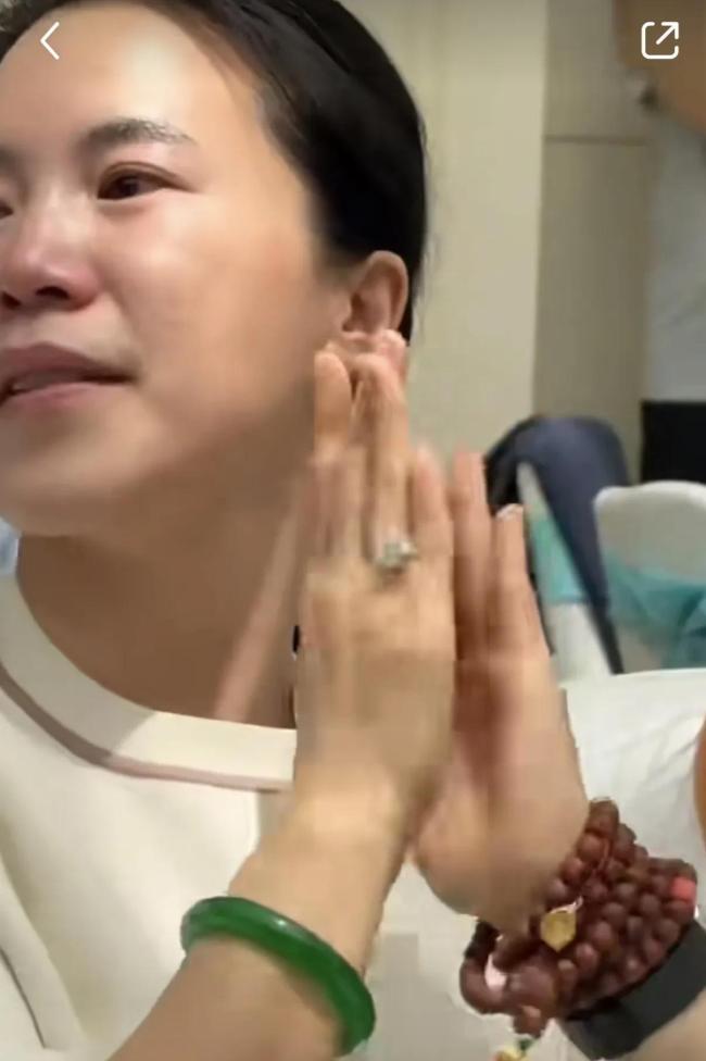 國(guó)乒總教練李隼女兒結(jié)婚 弟子淚目致敬恩師