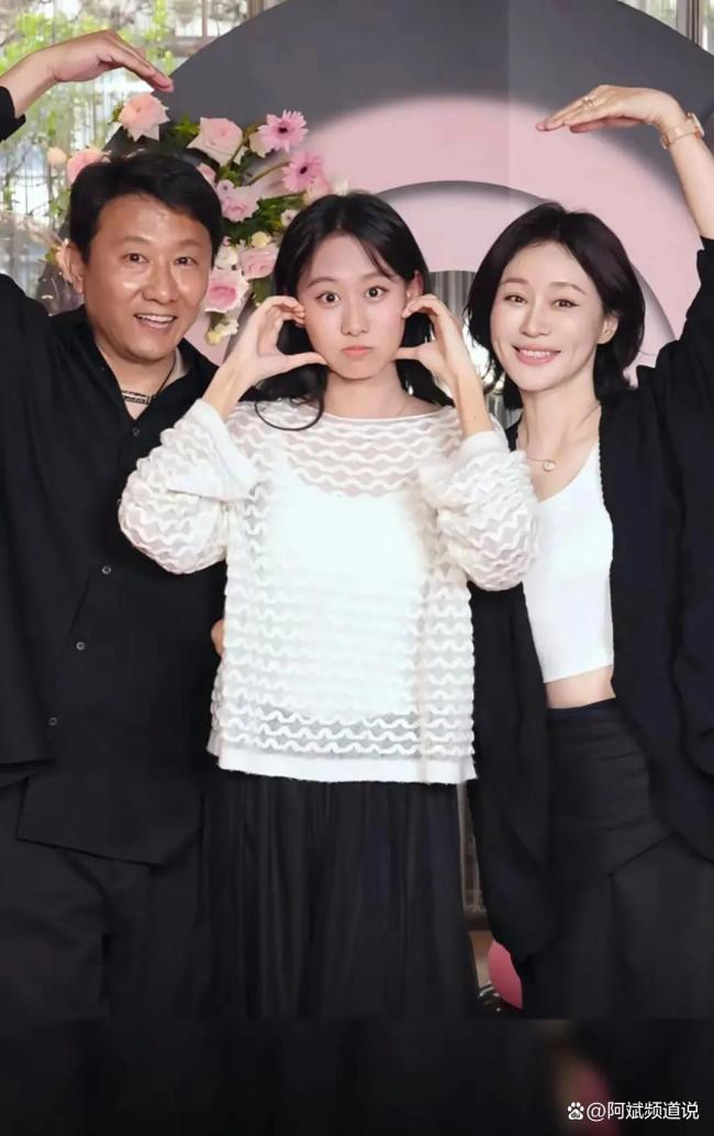 演员房子斌夫妻送高考祝福 所答皆所愿
