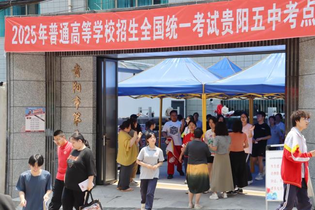 回顧各地考生花式出考場 喜悅與期待交織