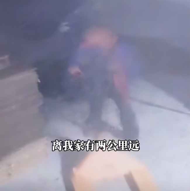 夜里下雨工人“悄悄”將貨搬進(jìn)倉庫 老板：月薪3千家庭條件不差