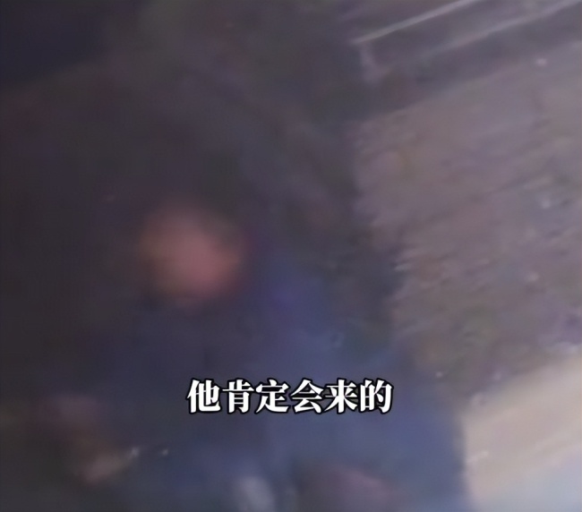 夜里下雨工人“悄悄”將貨搬進(jìn)倉庫 老板：月薪3千家庭條件不差