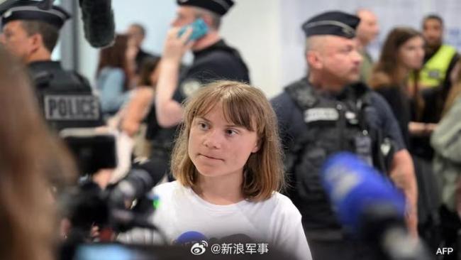 環(huán)保少女回?fù)籼乩势眨菏澜缧枰鄳嵟哪贻p女性