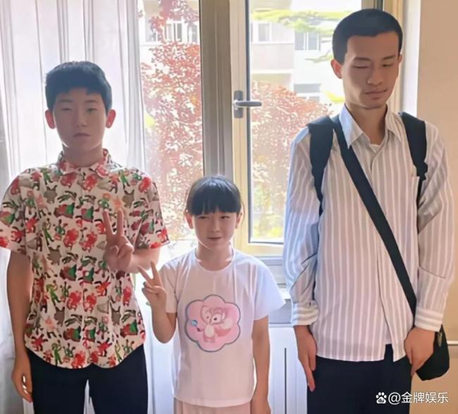韦东奕办公室首曝光工位简陋 低调天才的纯粹世界