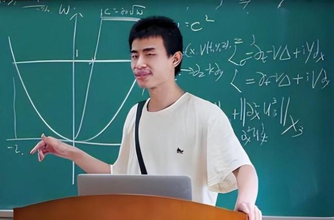 韋東奕本人發(fā)聲：不會(huì)再做任何回應(yīng) 粉絲數(shù)量暴漲引發(fā)熱議