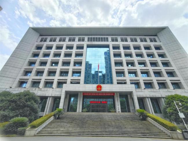 奶奶全职带娃被撞获赔误工费 家务劳动获认可