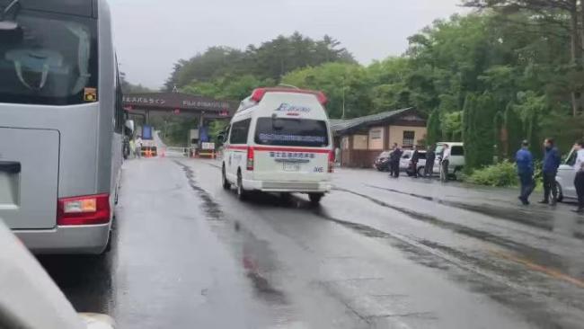 日本一載有中國(guó)游客的大巴出車禍