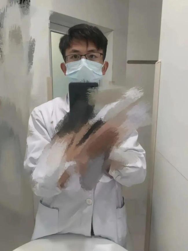 医院2年间给罗帅宇转账40多万 实习医生坠亡疑云