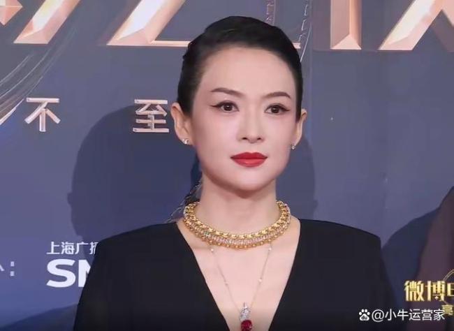 钟楚曦找章子怡要《酱园弄》站票 红毯上的光影盛宴