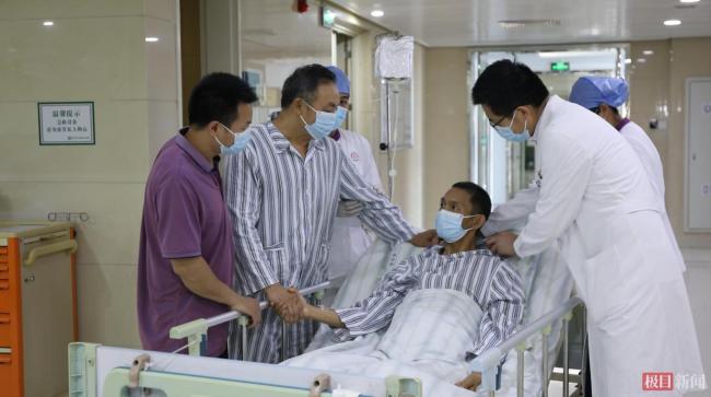 湖北一父亲捐肾救子 3个月减重20斤 父爱如山再续生命奇迹