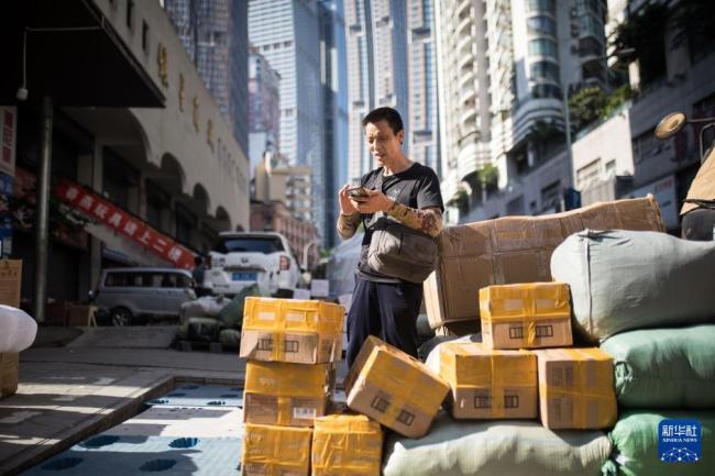 “棒棒”父亲收到礼物了 儿子的爱与成长
