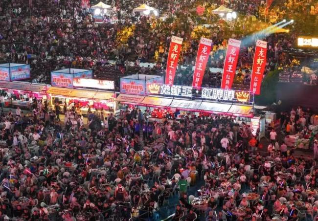 “蘇超”賽場外的足球經(jīng)濟