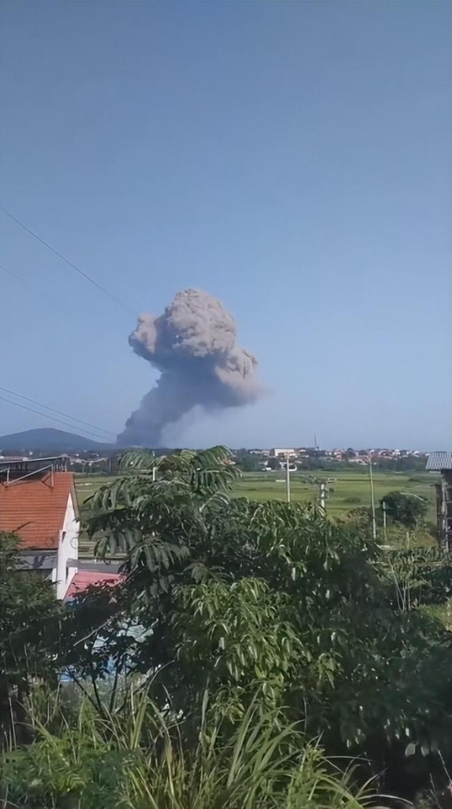 湖南鞭炮厂爆炸 伤者被送至4家医院 官方正调查处理