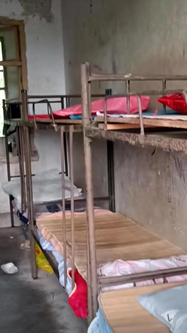 江西一家长吐槽学校宿舍 环境问题引关注