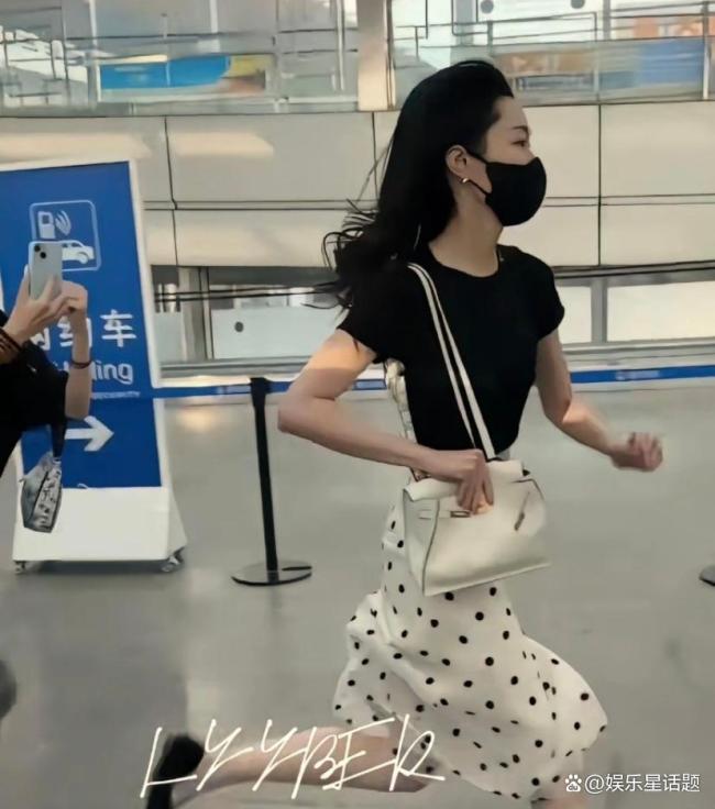 宋轶为躲代拍在机场狂奔 速度与激情真人版