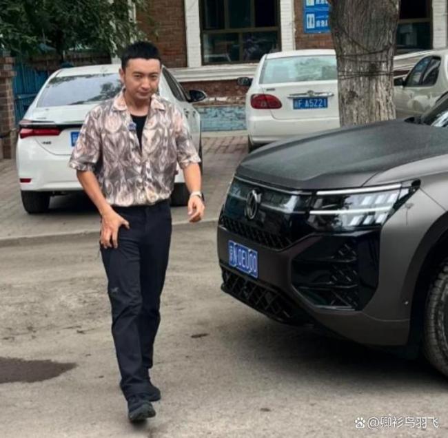 新疆偶遇吴昕尼格买提 私下风采依旧