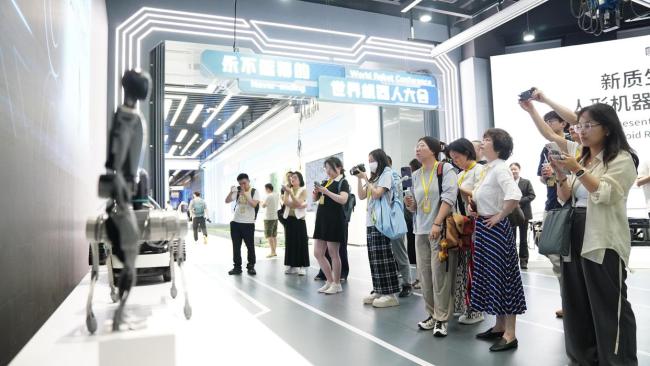 在北京機器人“闖”出大世界 創(chuàng)新成果遍地開花