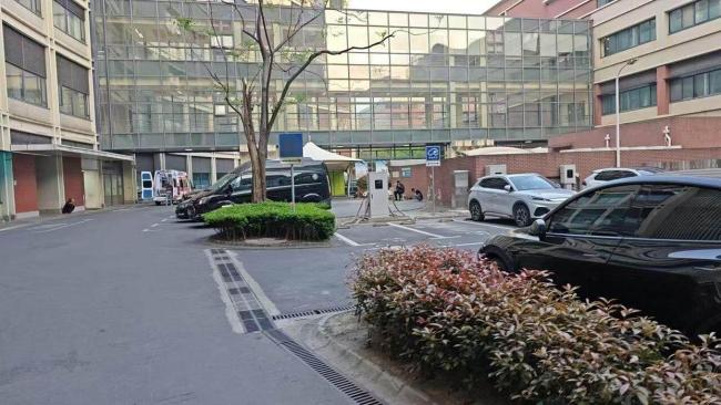 危重患者长途转运贵在哪儿？救护车跨省转运收费2.8万元