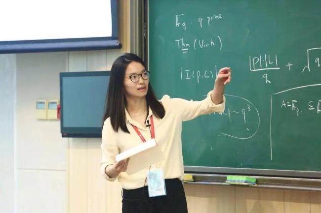 让韦东奕听3天讲座的女教授有多牛 三维挂谷猜想突破者