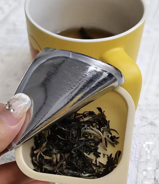 知名茶饮被曝喝出青蛙？当事人：太恶心了，差点喝进嘴里 奈雪回应将依法赔偿
