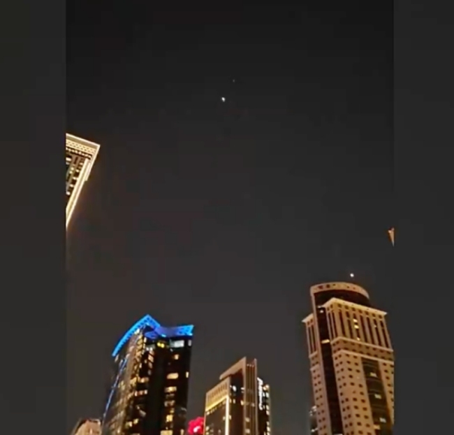 卡塔尔首都多哈响起爆炸声，导弹飞过卡塔尔首都多哈上空