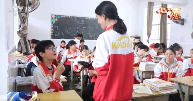 少年堅持三年背同學(xué)上學(xué) 一起奔赴中考考場