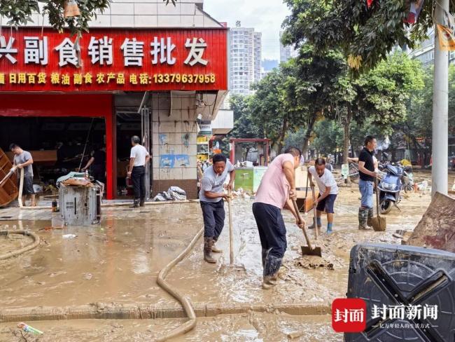 貴州榕江爭分奪秒清淤重建家園 全城合力恢復(fù)生機(jī)