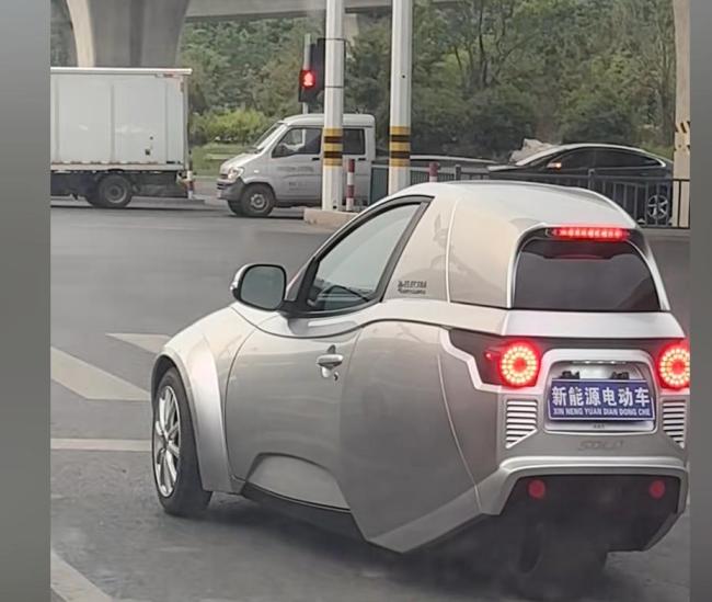 老头乐成县城小伙的精神迈巴赫 个性潮流新宠