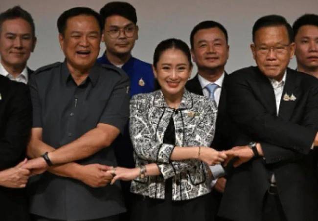 泰國總理佩通坦面臨怎樣執(zhí)政危機(jī) 電話門引發(fā)政壇動蕩