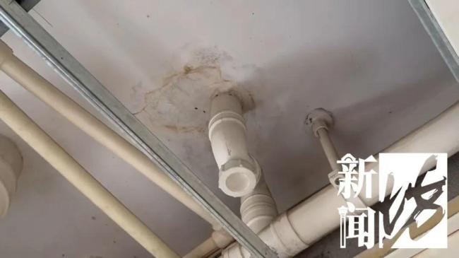老人拒绝通马桶整栋楼闻屎臭 邻居不堪忍受选择卖房逃离