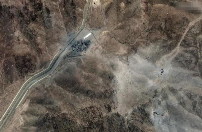 美军公布巨型钻地弹实测画面 威力惊人但仍有限制