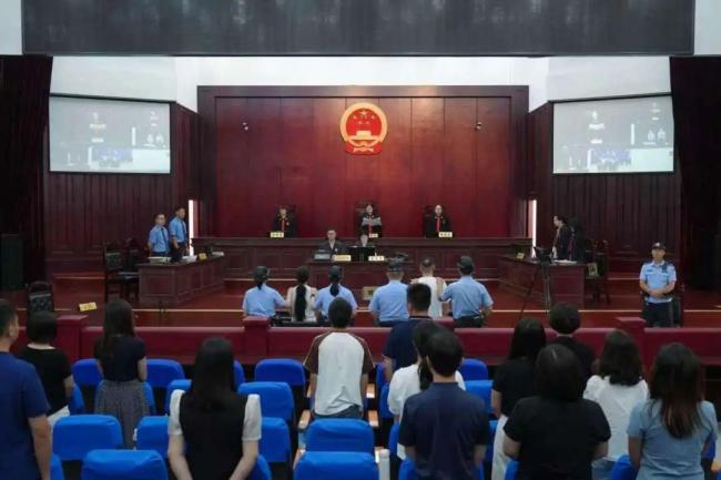 2人造謠大熊貓被虐待案一審宣判