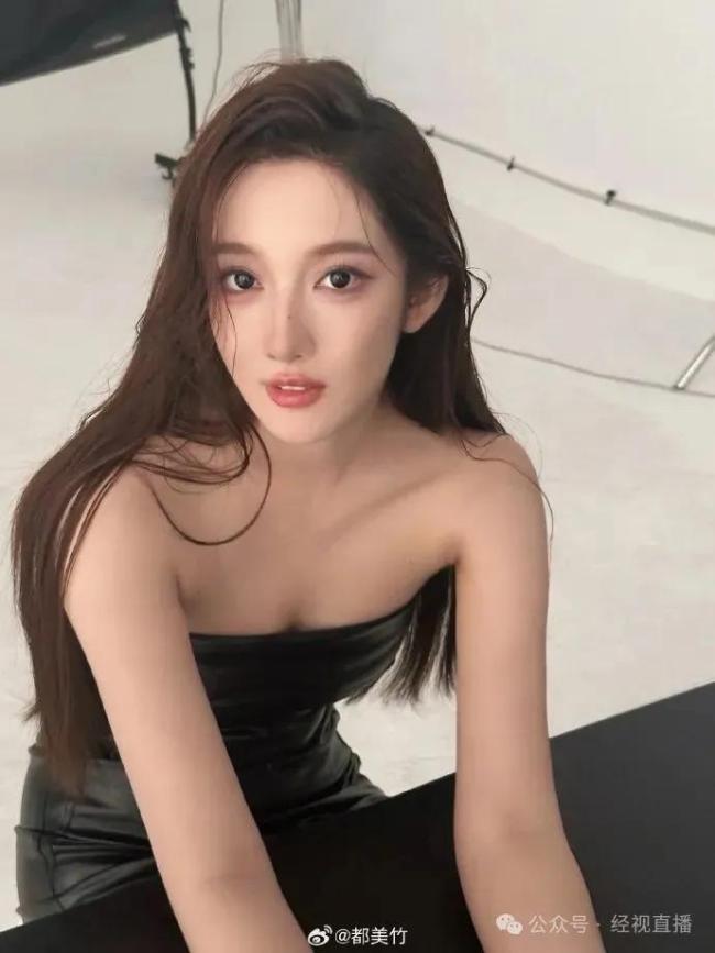 單親媽媽稱被都美竹騙20萬 已報(bào)案 事件引發(fā)網(wǎng)絡(luò)熱議