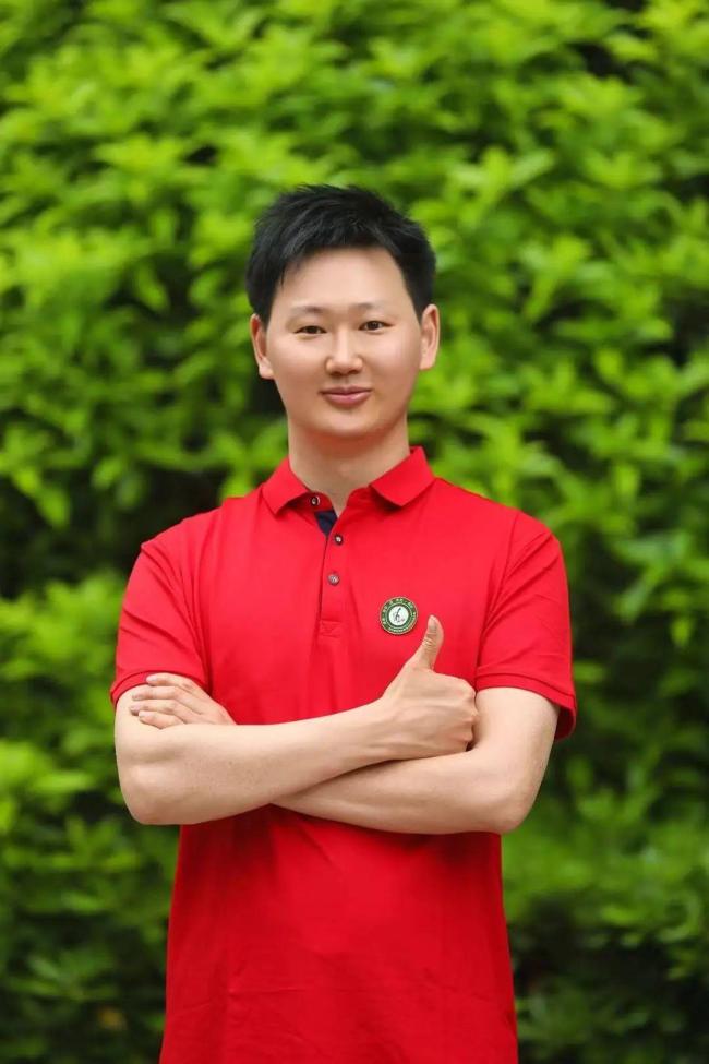 老師陪考考了637分：不占錄取名額 與學(xué)生共戰(zhàn)高考約定兌現(xiàn)