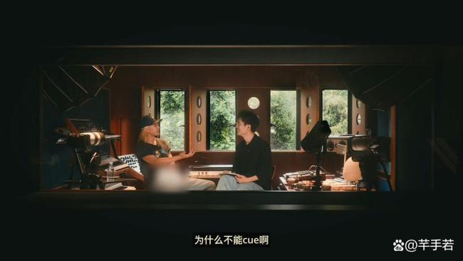 蔡徐坤籃球梗自己cue自己