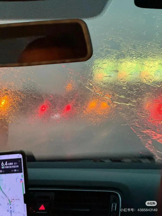 暴雨雷电大风 今早成都人是被吵醒的 橙色预警持续生效
