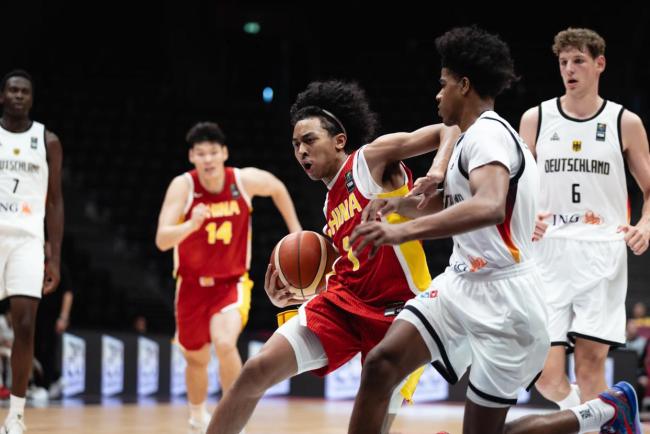2連敗,！中國(guó)U19不敵德國(guó)U19眾生相 輸24分全隊(duì)沉默不語(yǔ) 拼勁十足仍難挽敗局