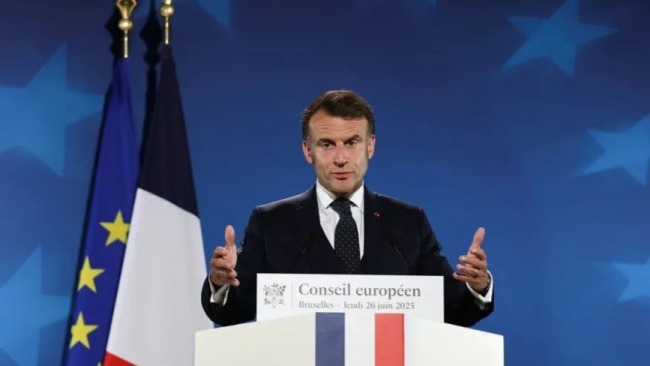 法国总统马克龙：强国征收关税是一种“勒索”手段 批评美国贸易政策