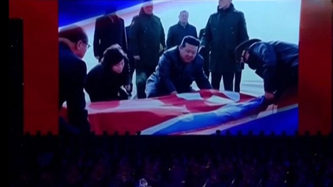 金正恩疑似悼念在俄阵亡军人画面