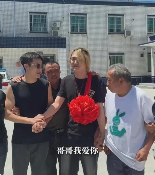 兒子同意認(rèn)親爸爸激動又心痛 有輕微抑郁差點輕生