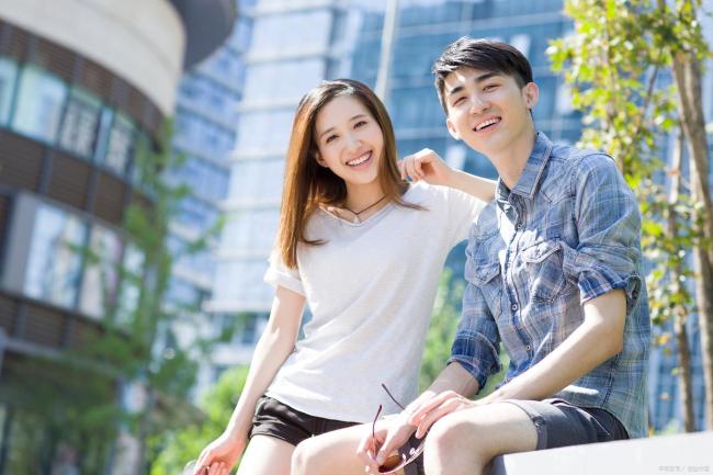 明戀和暗戀,，哪個(gè)更痛苦？