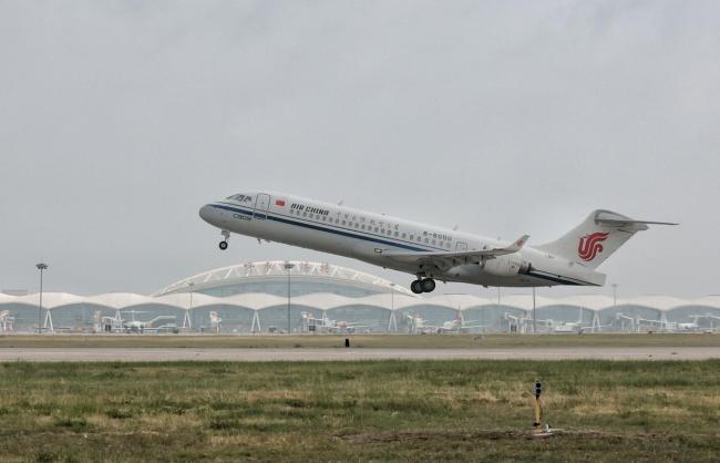 C909首次载旗执行国际商业航班 国航开启新篇章及黄金首饰与金条消费冰火两重天