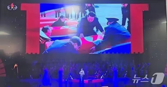 金正恩疑似悼念在俄阵亡军人画面