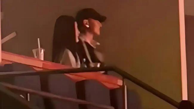 徐艺洋晒鹿晗演唱会现场照 星光之夜引热议